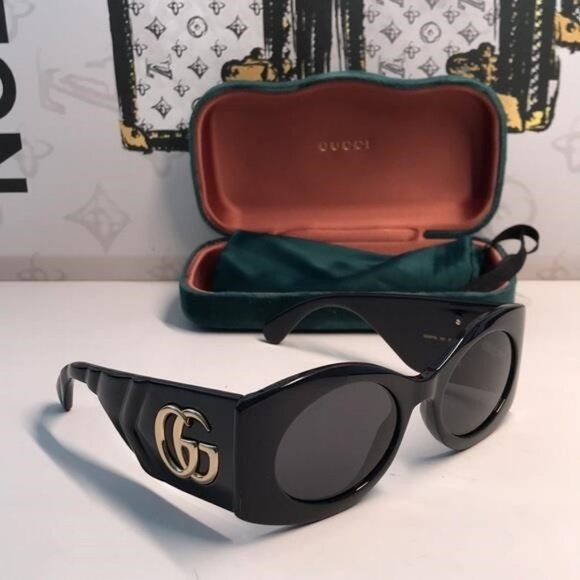 💯 - Authentic New Gucci GG0811S 001 Black / Grey Lens - Picture 6 of 13